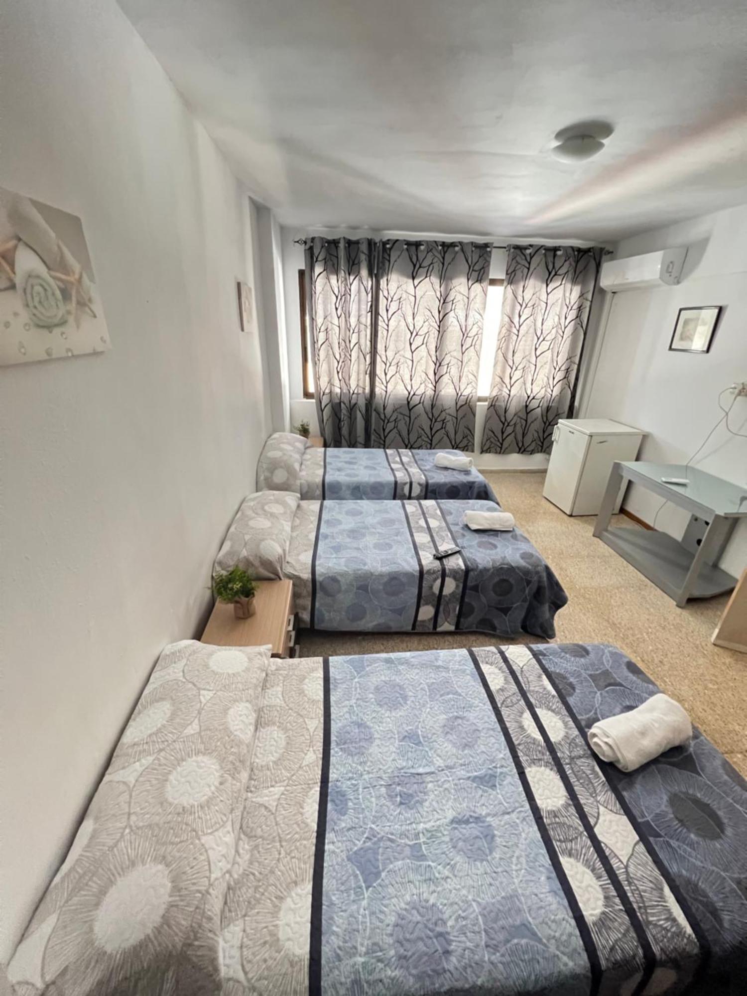 Pension La Parada Аликанте Экстерьер фото